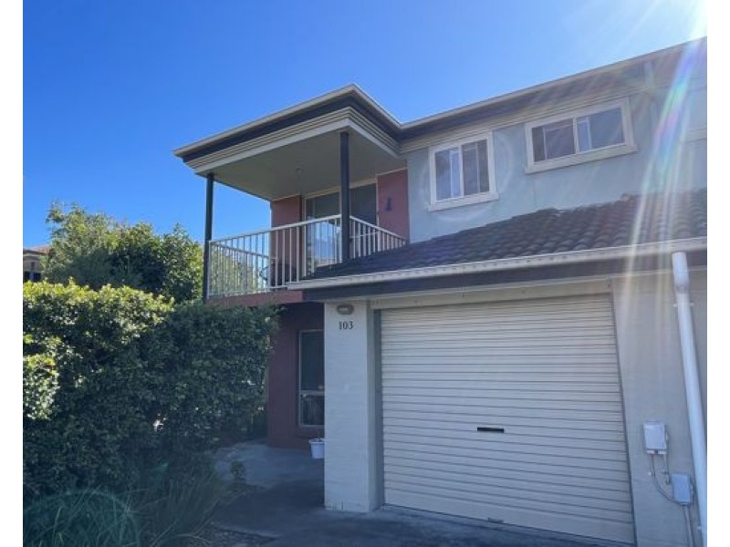 103 31 Archipelago St, Pacific Pines QLD 4211