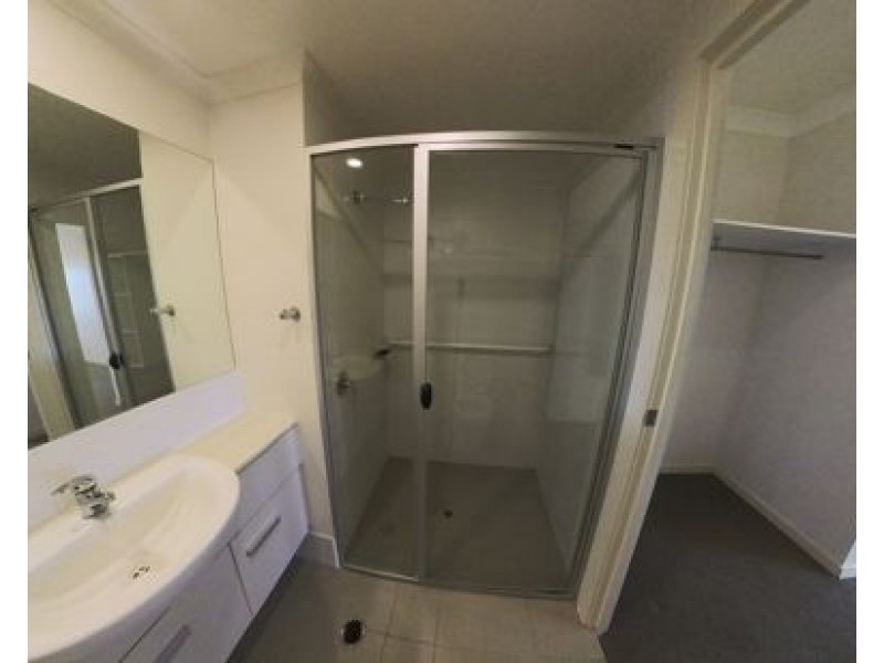 32/12 Belgrave Road, Indooroopilly QLD 4068