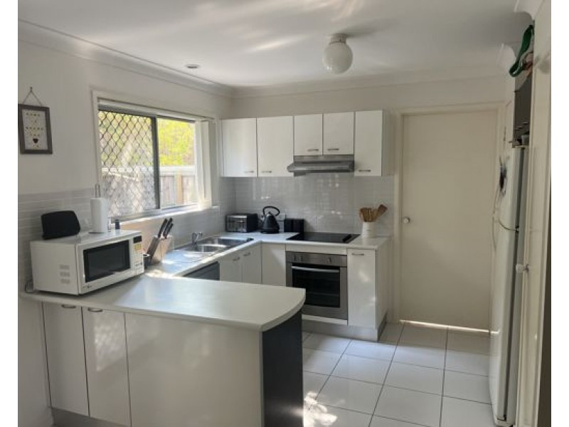 24 131 McAuley Parade, Pacific Pines QLD 4211