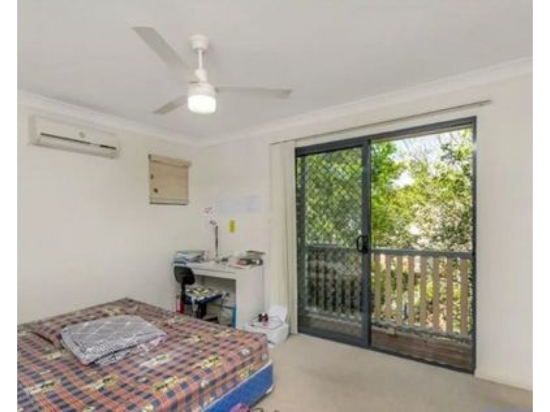 3/34 Warren Street, St Lucia QLD 4067