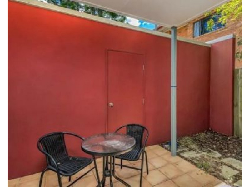 3/34 Warren Street, St Lucia QLD 4067