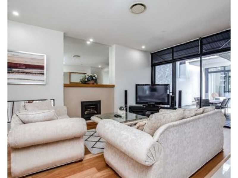 6065 LUGANO DRIVE, Hope Island QLD 4212