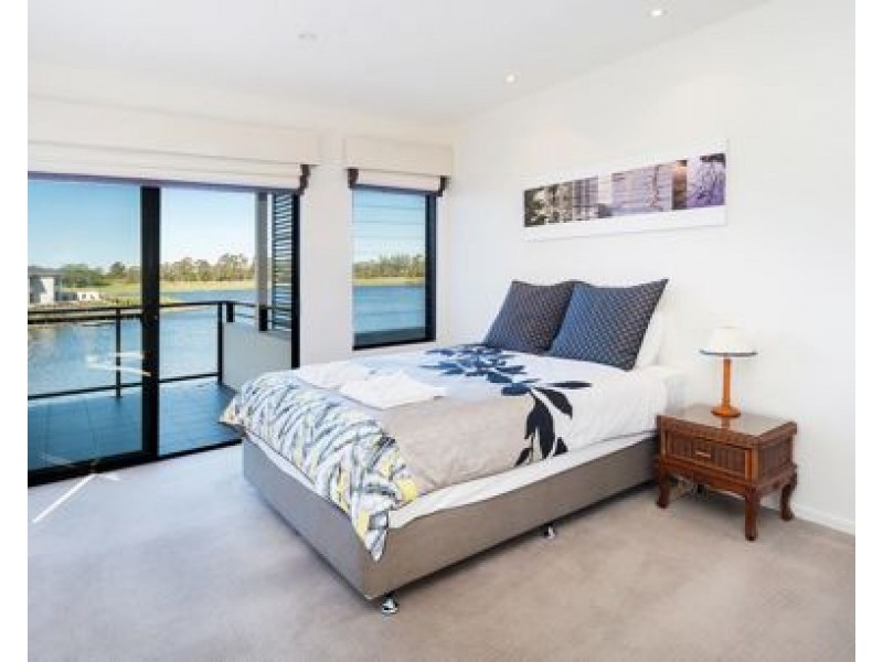 6065 LUGANO DRIVE, Hope Island QLD 4212