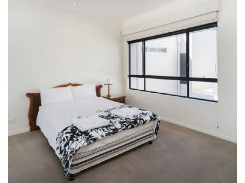 6065 LUGANO DRIVE, Hope Island QLD 4212