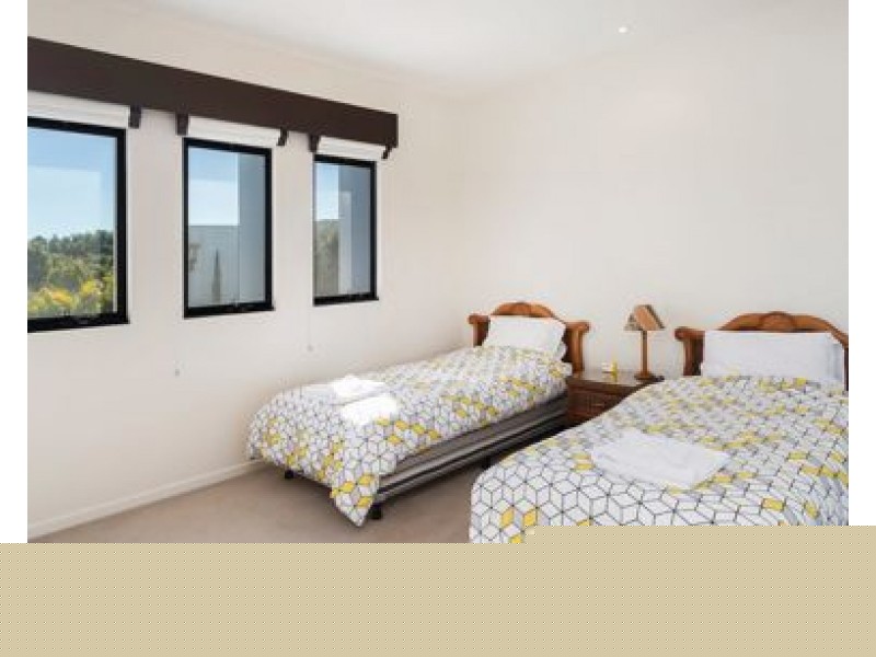6065 LUGANO DRIVE, Hope Island QLD 4212