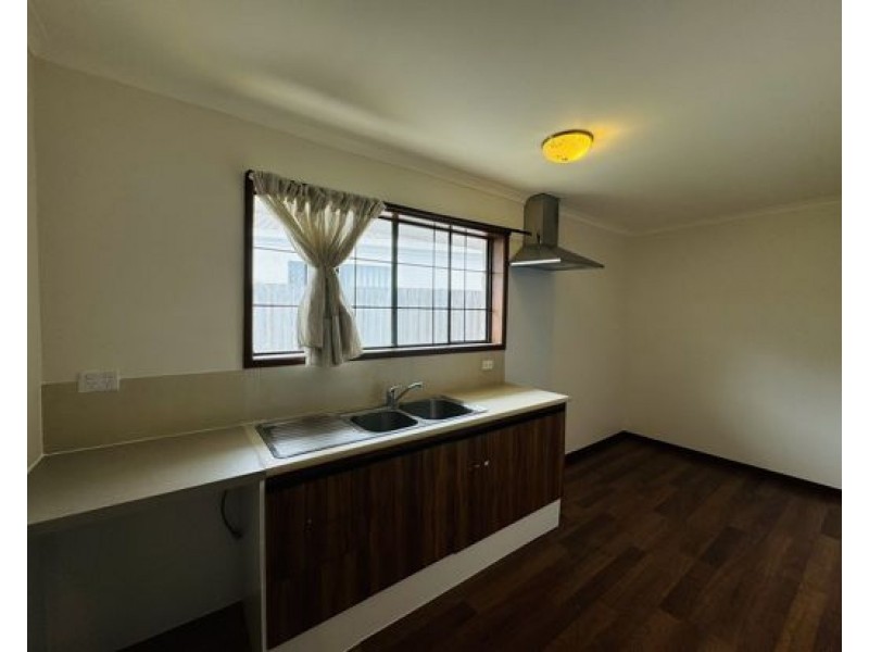 24 Sibyl Street, Southport QLD 4215