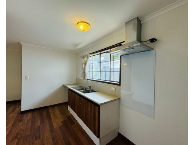 24 Sibyl Street, Southport QLD 4215