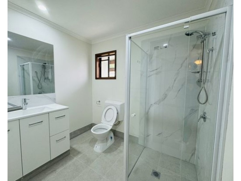 24 Sibyl Street, Southport QLD 4215