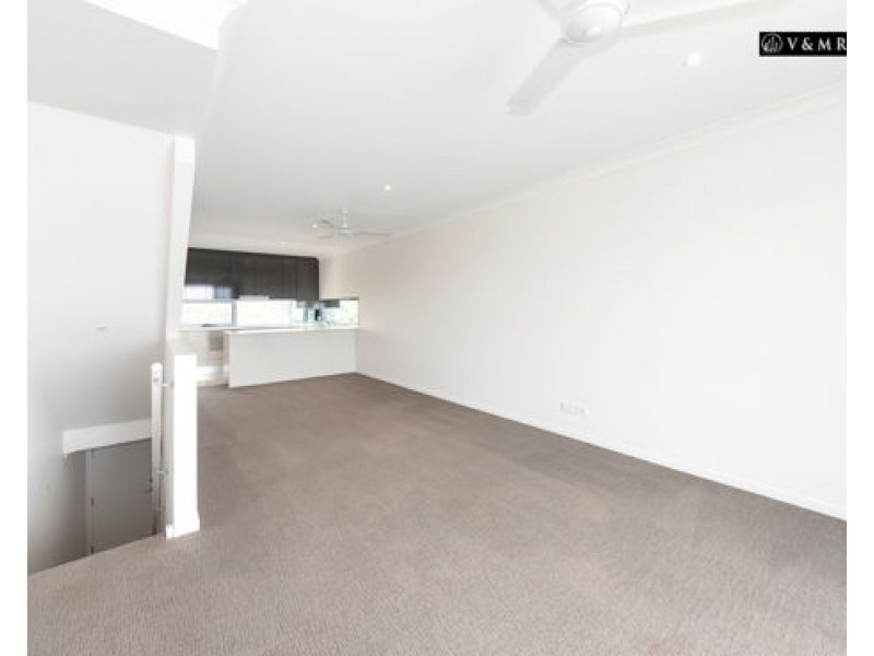 54/5074 Emerald Island Drive, Carrara QLD 4211