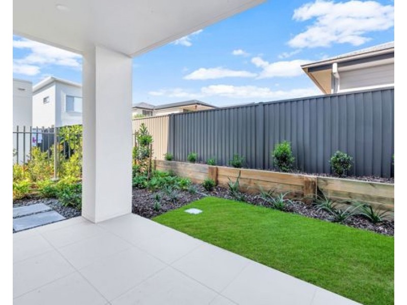 6/37 Sickle Ave, Hope Island QLD 4212