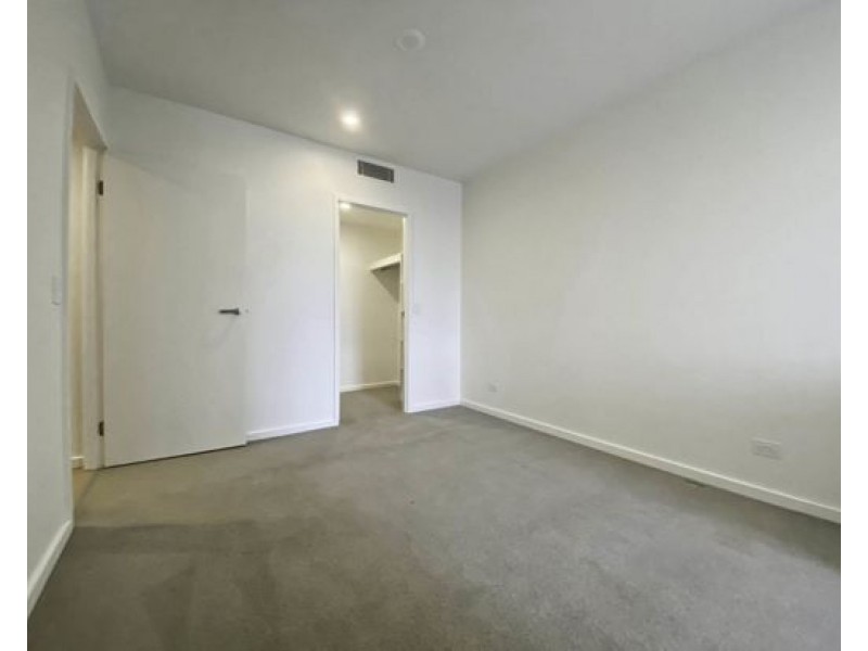 701/17 Deshon Street, Woolloongabba QLD 4102