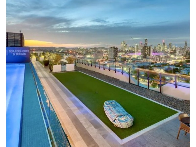 701/17 Deshon Street, Woolloongabba QLD 4102