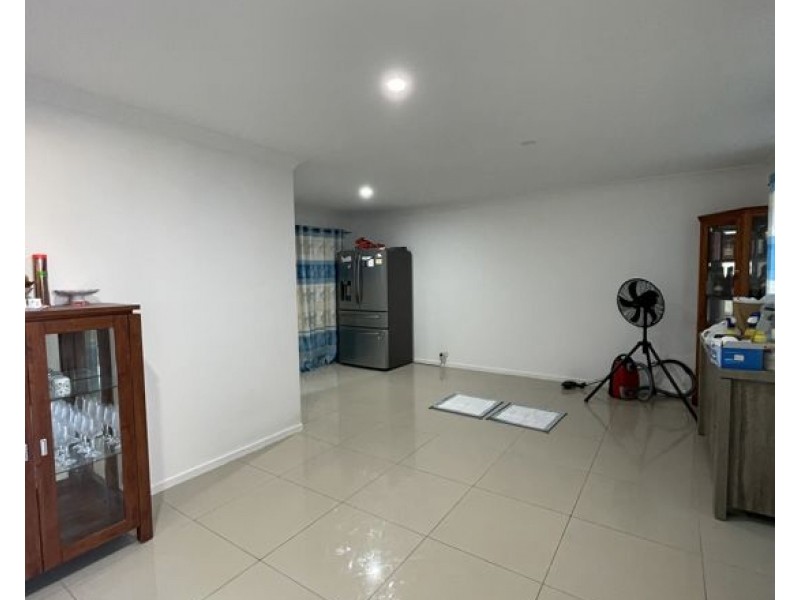 21 Heath St, Forest Lake QLD 4078