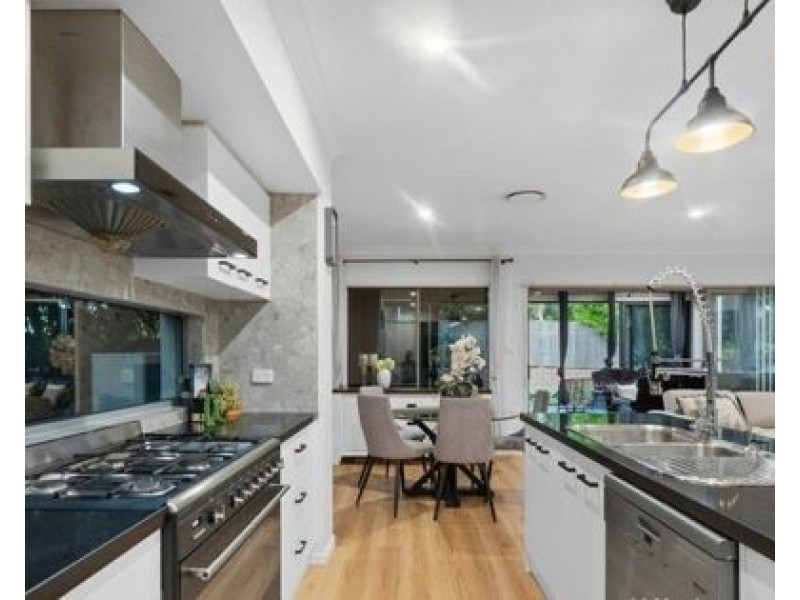 21 BOWERS ST, Eight Mile Plains QLD 4113