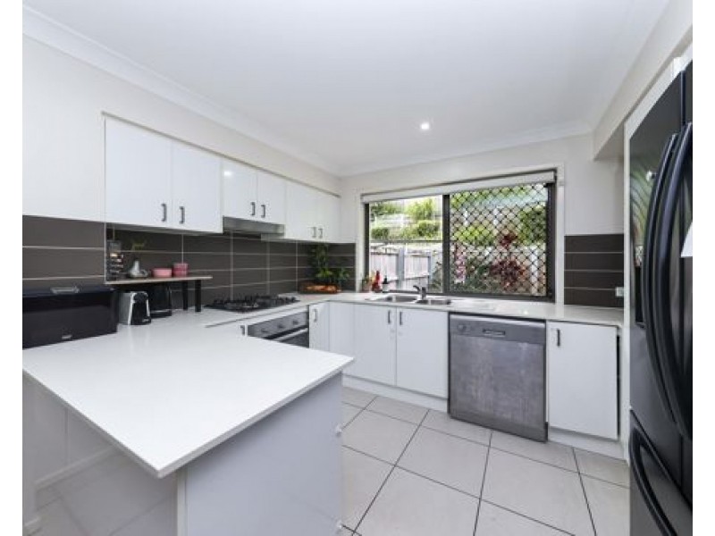 30 20 Kianawah Road South, Manly West QLD 4179