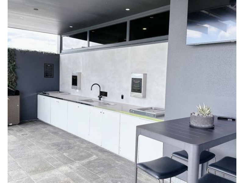 1203/62 Logan Road, Woolloongabba QLD 4102