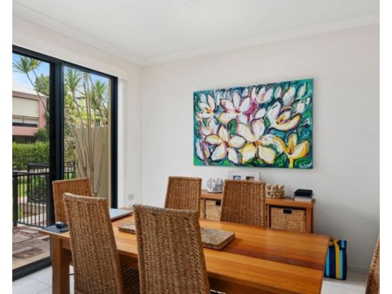 2045/1 The Vistas Drive, Carrara QLD 4211