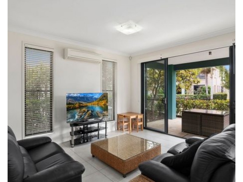 2045/1 The Vistas Drive, Carrara QLD 4211