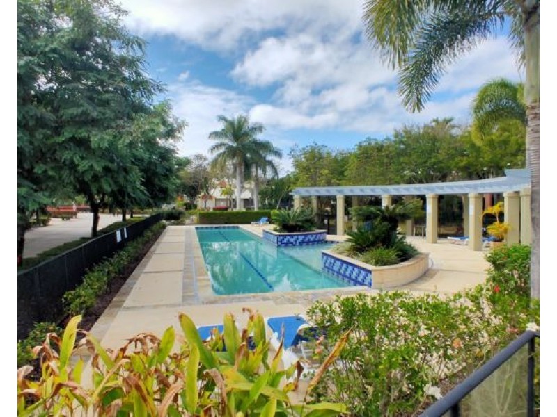 2045/1 The Vistas Drive, Carrara QLD 4211