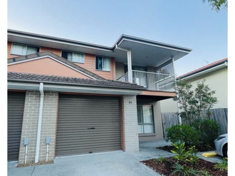 131 McAuley Parade, Pacific Pines QLD 4211