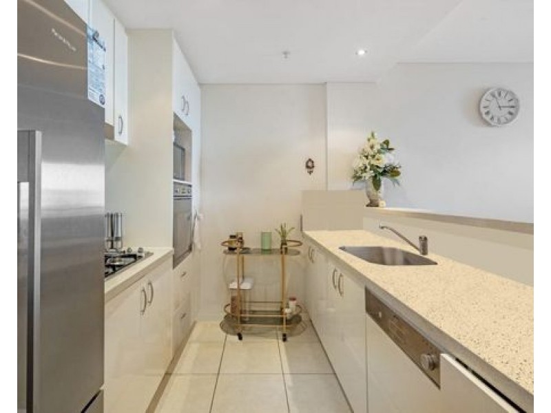 910/1 Como Crescent, Southport QLD 4215