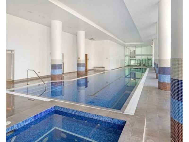 910/1 Como Crescent, Southport QLD 4215