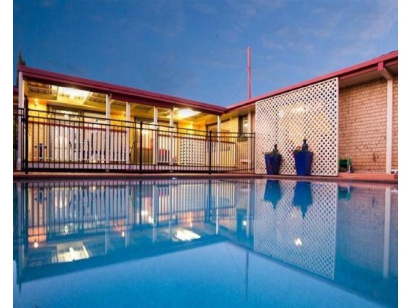 32 Mapleleaf Street, Eight Mile Plains QLD 4113