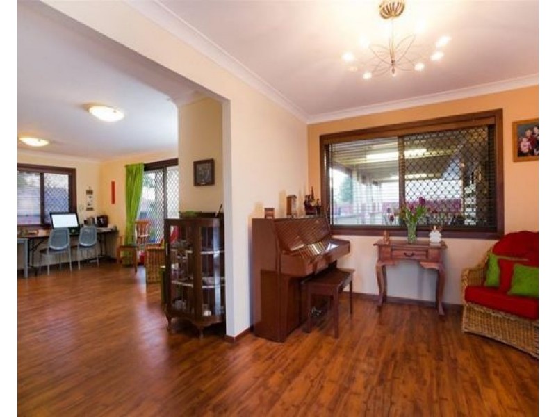 32 Mapleleaf Street, Eight Mile Plains QLD 4113