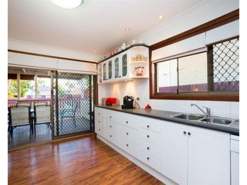 32 Mapleleaf Street, Eight Mile Plains QLD 4113