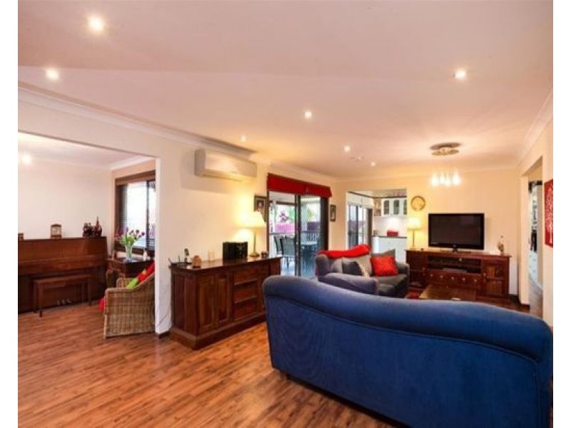 32 Mapleleaf Street, Eight Mile Plains QLD 4113