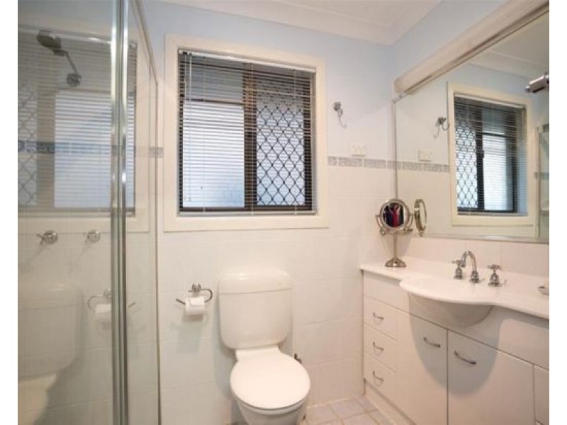 32 Mapleleaf Street, Eight Mile Plains QLD 4113
