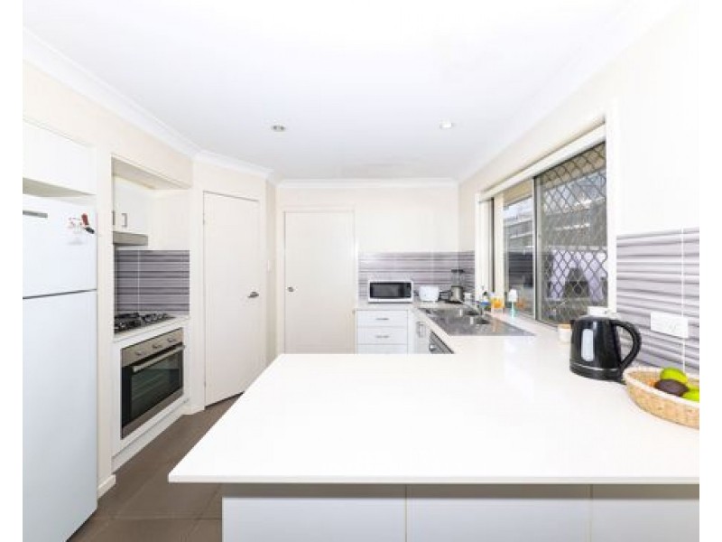 40 20 Kianawah Road South, Manly West QLD 4179