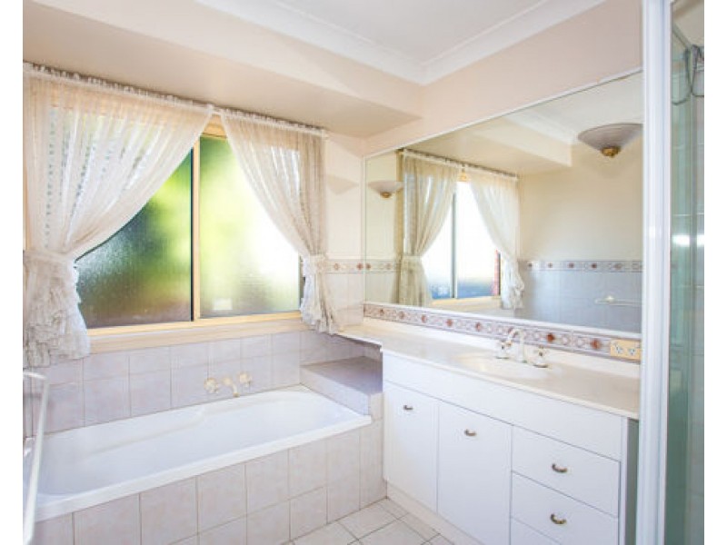 3 Castle Rock Street, Parkwood QLD 4214