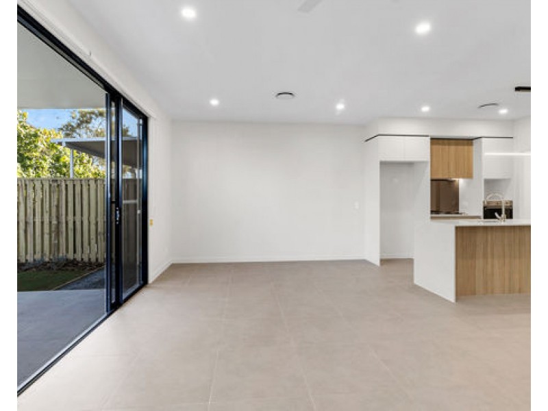 2/1 Lake Serenity Blvd, Helensvale QLD 4212