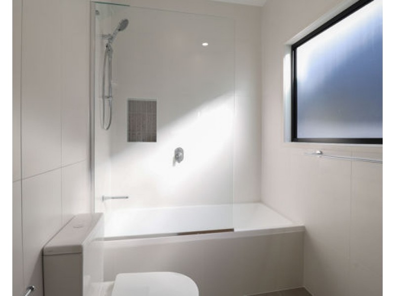 2/1 Lake Serenity Blvd, Helensvale QLD 4212