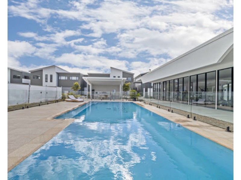 2/1 Lake Serenity Blvd, Helensvale QLD 4212