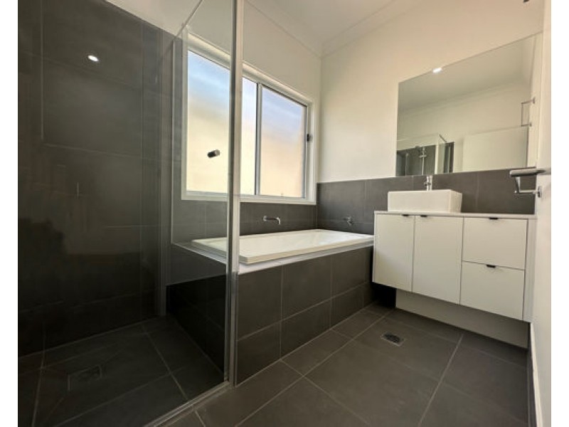 113 New Road, Park Ridge QLD 4125