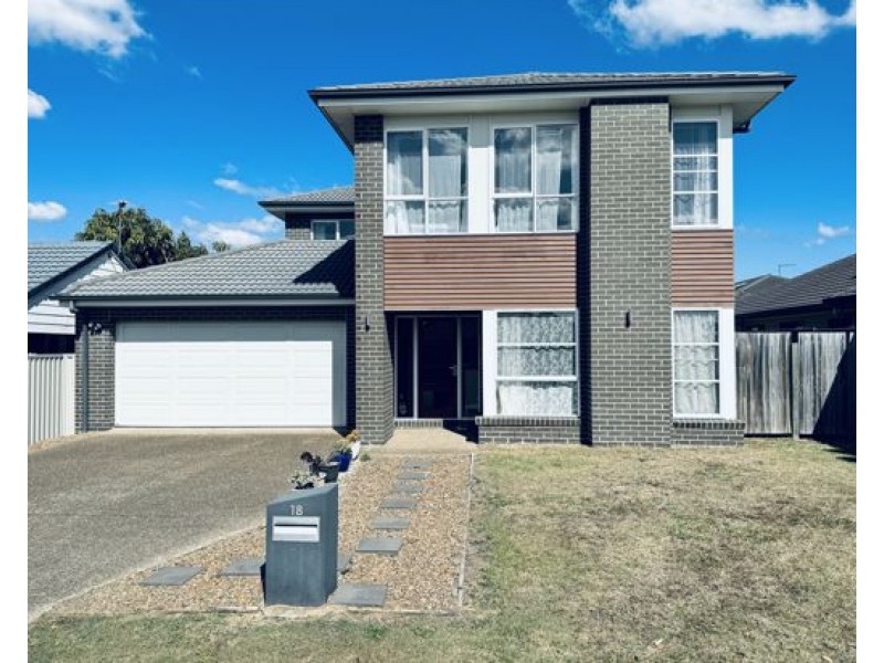 18 PANDANUS CT, Regents Park QLD 4118