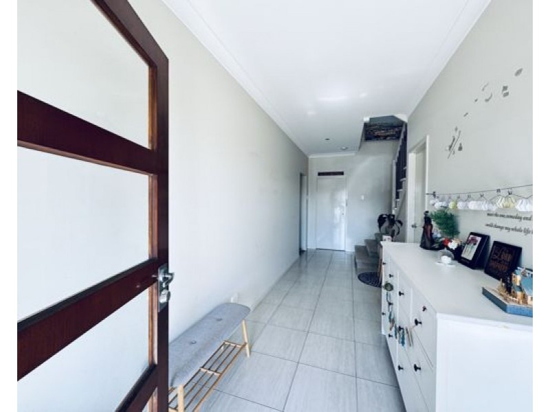 18 PANDANUS CT, Regents Park QLD 4118