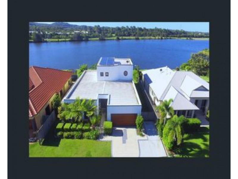 3 Princeton Street, Oxenford QLD 4210