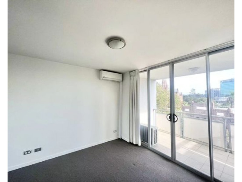 304 563 Gregory Terrace, Bowen Hills QLD 4006