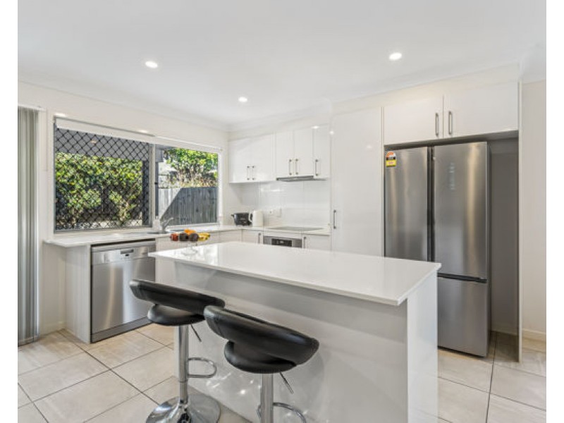 102/21 Emerald Place, Bridgeman Downs QLD 4035