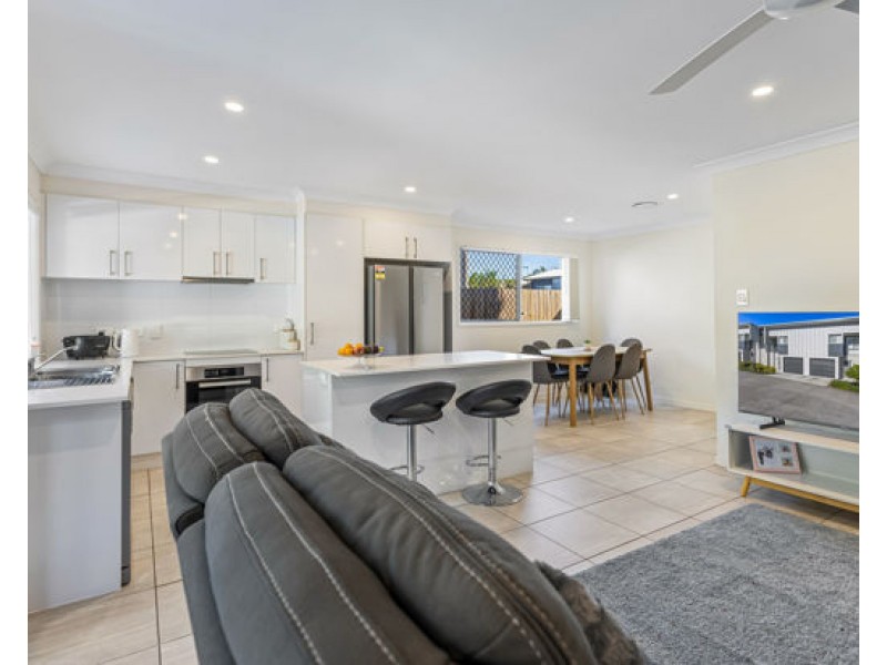 102/21 Emerald Place, Bridgeman Downs QLD 4035