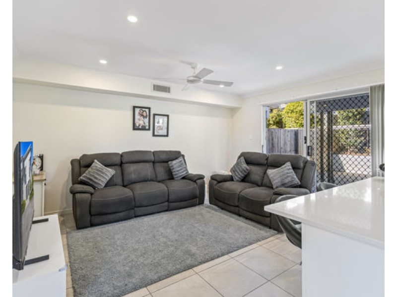 102/21 Emerald Place, Bridgeman Downs QLD 4035