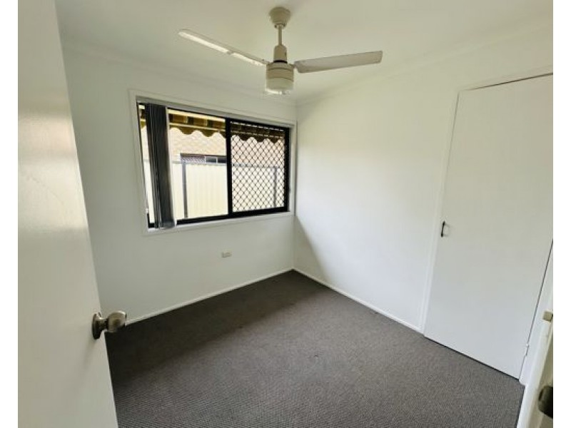 55 Woomera Crescent, Southport QLD 4215