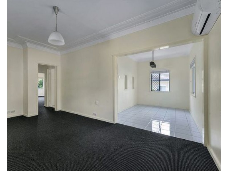 170 Macrossan Ave, Norman Park QLD 4170