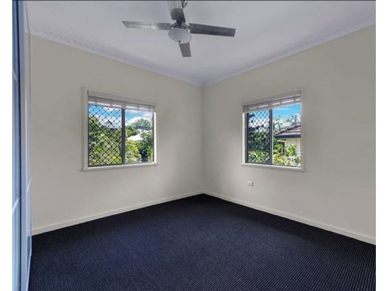 170 Macrossan Ave, Norman Park QLD 4170