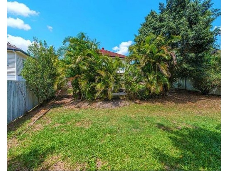 170 Macrossan Ave, Norman Park QLD 4170
