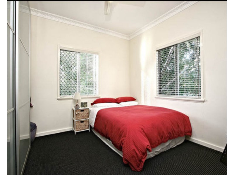 170 Macrossan Ave, Norman Park QLD 4170