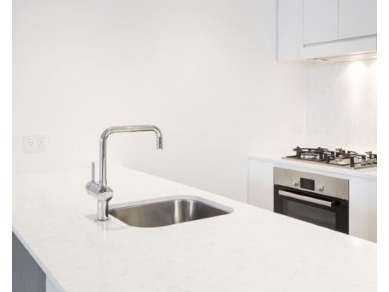 10110/320 MacArthur Avenue, Hamilton QLD 4007